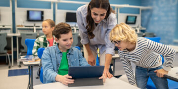 Estratégias para manter a motivação dos alunos em aulas de inglês