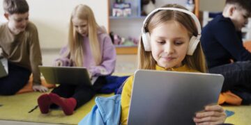 ECA Digital: o que muda para as escolas — e por que a formação docente se torna ainda mais central – por Patrícia Romano, Diretora-Executiva da Seven Bilíngue