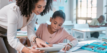 Educação no Brasil exige mais do que acesso: exige consistência e visão de futuro – por Patrícia Romano, Diretora-Executiva da Seven Bilíngue